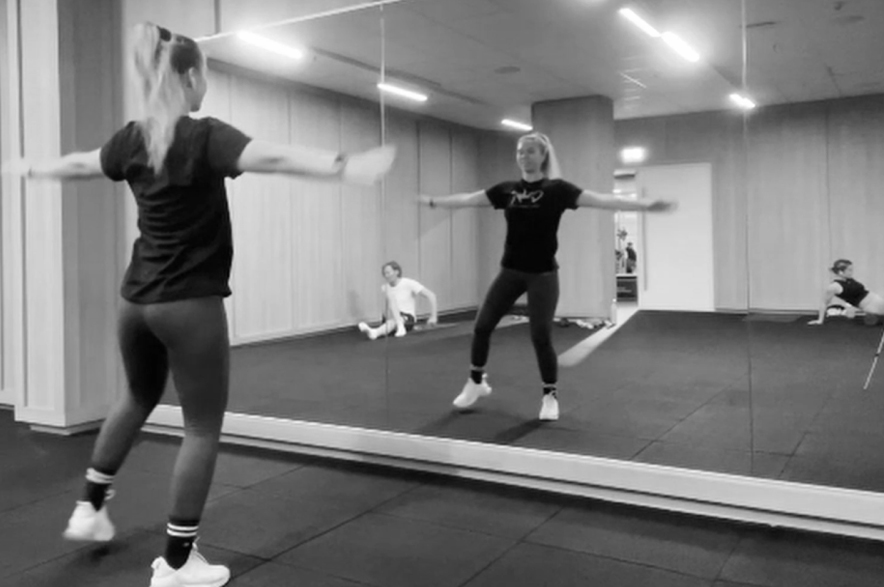 Standbild aus Lernvideo einer Choreographie